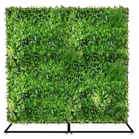 Free standing green wall - country style